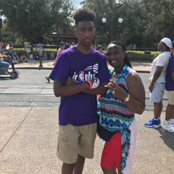 Meet your Posher, Anetria - Picture 1 of 1